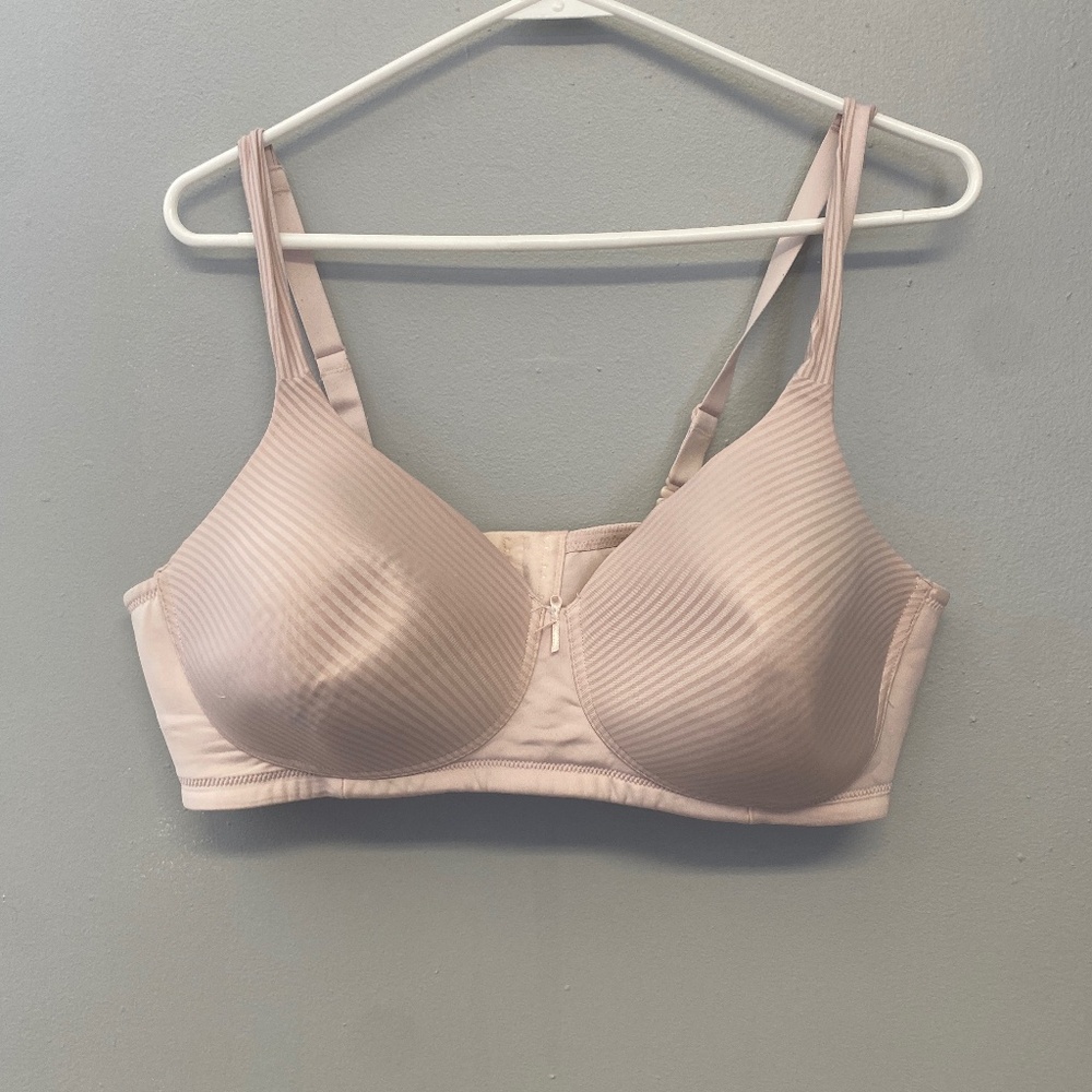 Vanity Fair Bra Size 42D Blush Pink Striped